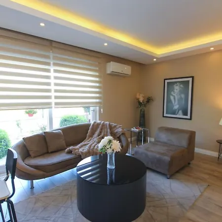Apartment Metropolitan Art *